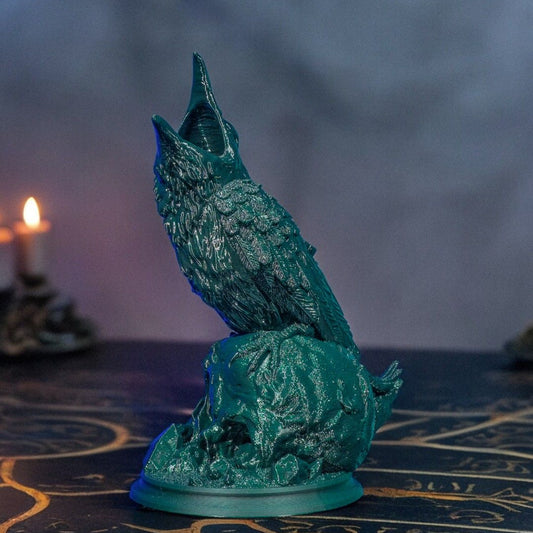 Düsterer Rabe Würfelturm